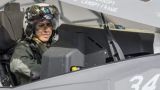 В США первая женщина получила допуск к полетам на стелс-истребителе F-35B