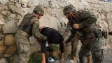 Мигранты в Сеуте прячутся от полиции в трубах и тоннелях