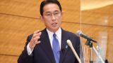 Премьер Японии заявил о необходимости ускорить заключение мирного договора с Россией