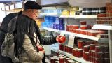 В пробах красной икры найден консервант уротропин, запрещенный на территории России