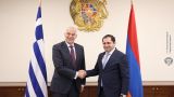 Министры обороны Армении и Греции обсудили сотрудничество в трëхстороннем формате