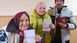 Первые жители Авдеевки получили российские паспорта