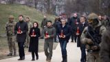 На метлу — и в Киев: в годовщину трагедии в Буче Санду прилетела к Зеленскому