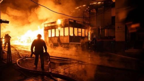 После ночных российских ударов в Киеве возник транспортный коллапс