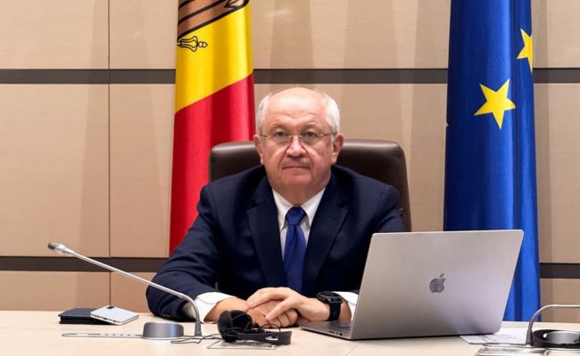 «Все те же на манеже»: премьер Молдавии представил новое «старое» правительство «Все те же на манеже»: премьер Молдавии представил новое «старое» правительство