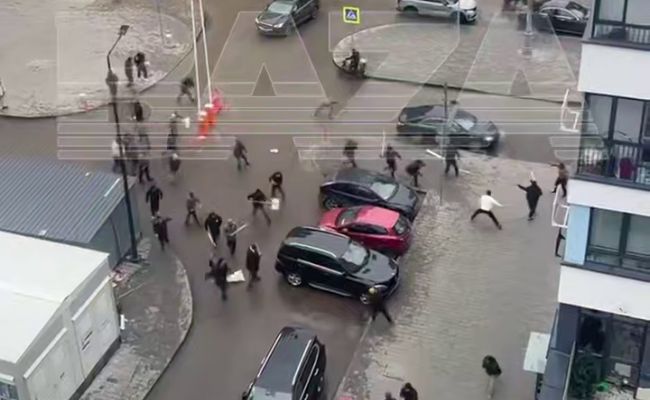 В Москве произошла массовая драка мигрантов с палками и лопатами