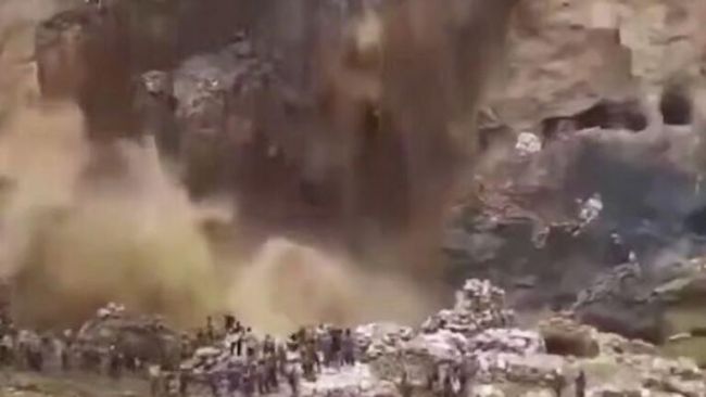 В Конго из-за оползня на руднике погибли около 40 шахтеров В Конго из-за оползня на руднике погибли около 40 шахтеров