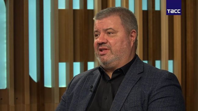 Бывший сотрудник СБУ: На всех чиновников Украины есть «крючочки» компромата Бывший сотрудник СБУ: На всех чиновников Украины есть «крючочки» компромата