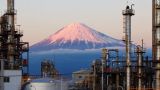Япония не намерена в ближайшей перспективе отказываться от российской нефти