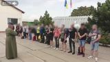 Сущее наказание: пойманных на границе уклонистов заставили слушать гимн Украины