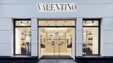 Сумки Valentino сутками шьют нелегалы: компанию передали под судебный надзор