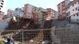 Превентивная эвакуация: в Стамбуле обрушилось жилое здание
