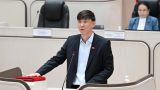 Парламент Киргизии сформирован за счет денег и связей — депутат