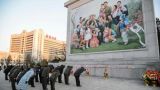 Помним Кима, да здравствует Ким: Северная Корея склонилась перед бывшим вождëм