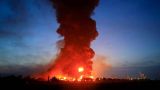 Крупнейший НПЗ в Индонезии охватил «бушующий ад»