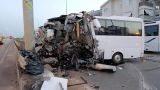 В Анталии автобус с туристами из России и Белоруссии врезался в столб, есть жертвы