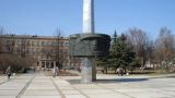 Власти Латвии грозят мэру Даугавпилса увольнением — если не снесёт памятники