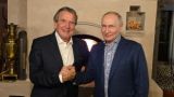 Кремль показал фото: Экс-канцлер ФРГ отпраздновал день рождения Путина у него дома