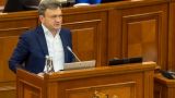 Парламент Молдавии поддержал премьера: власть богатеет, а госдолг растет