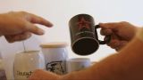 Неслыханный скандал: У политика АдГ обнаружили кружку «Армия России» со звездой