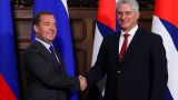 Медведев: Никакие санкции не способны сдержать развитие России и Кубы
