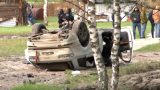 Двухтонную машину перевернуло на крышу — видео с места покушения на Прилепина