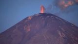 Вулкан Ключевской выбросил потоки лавы на высоту 0,5 км
