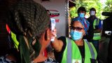 Штамм «омикрон» может стать концом пандемии коронавируса — эксперт