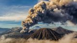 На курильском вулкане Эбеко зафиксирован выброс пепла