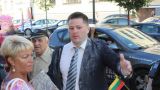 Депутата Титова осыпали мукой за высказывания о литовском «лесном брате»