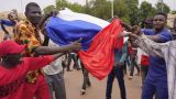 «А ля гер, ком а Нигер»: Москва с минимальными затратами вытесняет Париж из Африки