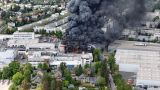 Тушение огня на заводе в Берлине прервано из-за угрозы попадания в стоки химикатов