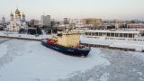 Застрявший на Чукотке теплоход освобожден из ледового плена