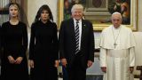 «Мир нам придется кстати»: Трамп получил медаль в подарок от Папы Римского