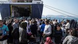Греки против мигрантов: кто не даёт Афинам остановить нелегалов
