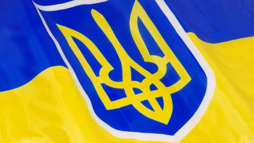 Russian FPV drone "took" the Ukrainian flag in Orekhove — video