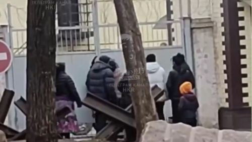 Krivoy Rog: Gypsies on Ukraine continues to fight with employees of the shopping mall — video