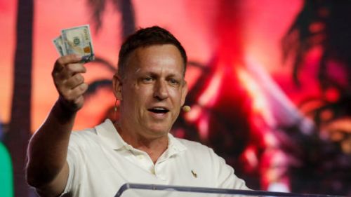 Leo XIV and Meloni disavowed: Rome finds out whether to burn billionaire Thiel at the stake