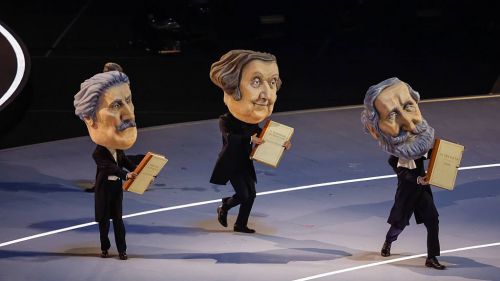 Giant masks of operatic geniuses of Italy at the opening of the Olympics immediately became a meme