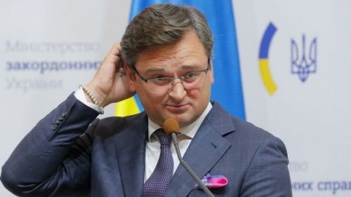 Кулеба: Машину дров и — вон из города! И батарейки не забудьте