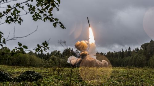 Россия провела крупнейшую атаку ракетами и БПЛА на инфраструктуру Украины — Bloomberg