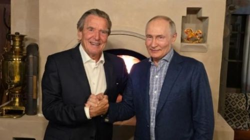 The Kremlin showed a photo: The ex-Chancellor of Germany celebrated Putin's birthday at his home