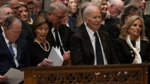 Сонный Джо проснулся: Такой коррупции, как при Трампе, Америка еще не знала!