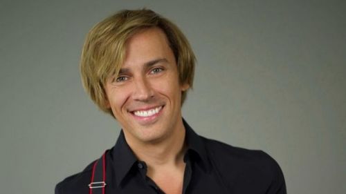 Сбежавшие из России певец и комик лихо заработали на украинской свадьбе в Каннах