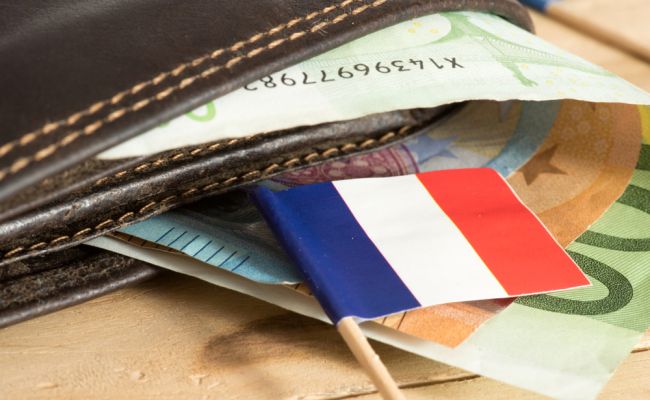 Власти Франции направят на борьбу с инфляцией 100 млрд евро