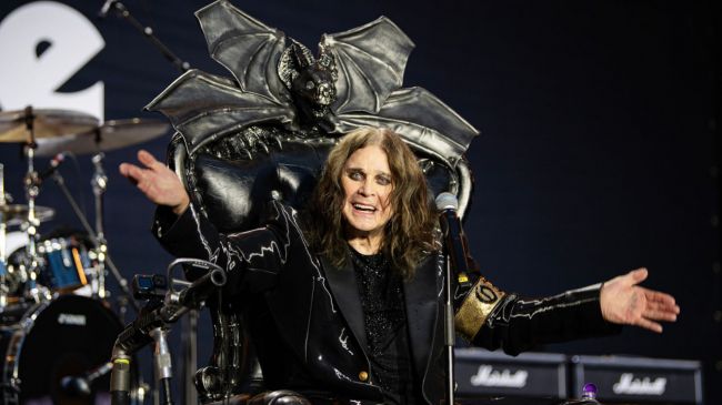 Оззи со слезами на троне, 10 часов музыки: Black Sabbath дали прощальный концерт