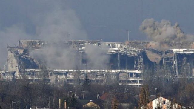 ВСУ начали массированный обстрел района Донецкого аэропорта

