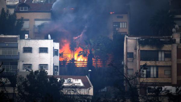 Stravična nesreća u Haifi: dvoje je poginulo u zapaljenom automobilu