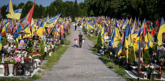 Le Monde: По всей Украине закладывают новые кладбища — это стало национальной идеей