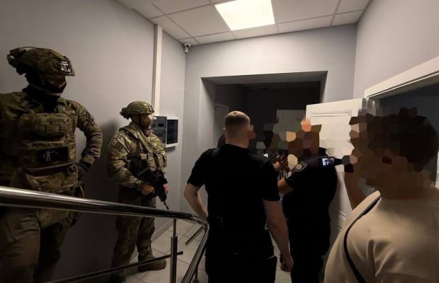 Глава НАБУ хочет сдаться англичанам: СБУ изъяла все материалы на окружение Зеленского